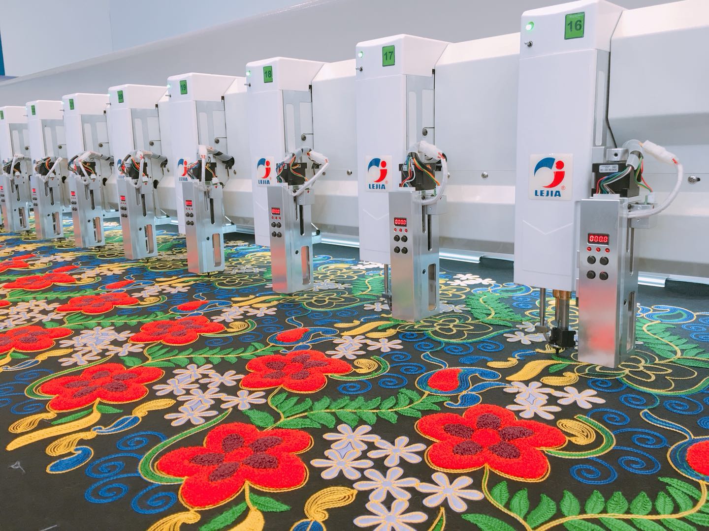 Лазер Embroidery.jpg